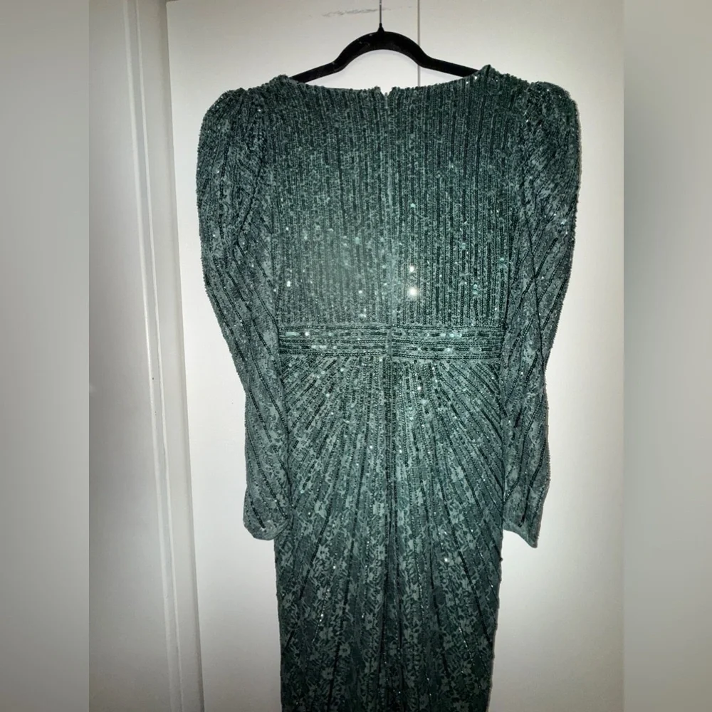 NWT | Mac Duggal 93676 Deep Green Beaded Lace Long Sleeve Midi Dress Size 6